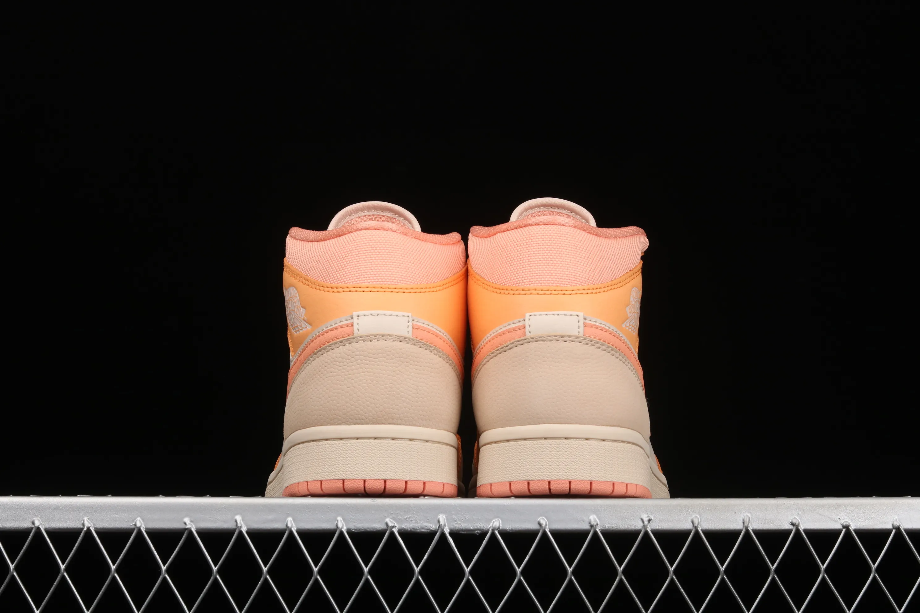 All categories Air Jordan Jordan series basketball shoes Air Jordan 1 Mid G version pure original Air Jordan 1 Mid SE AJ1 Joe 1 Chinese orange and pink splicing mid-top versatile casual sports sneakers DH4270-800